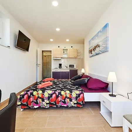 Studio Apartment Bascan Trogir Exterior photo